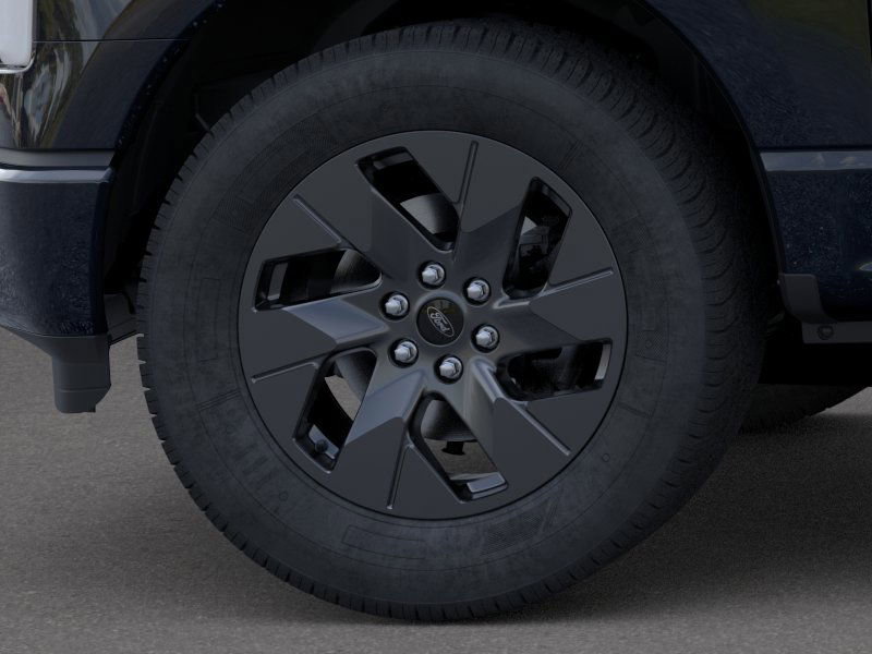 2025 Ford F-150 Lightning photo 17