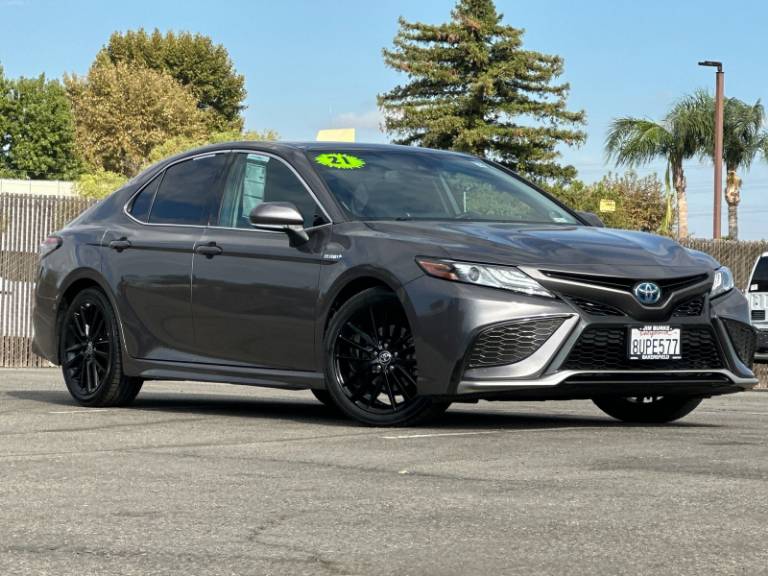 2021 Toyota Camry Hybrid XSE