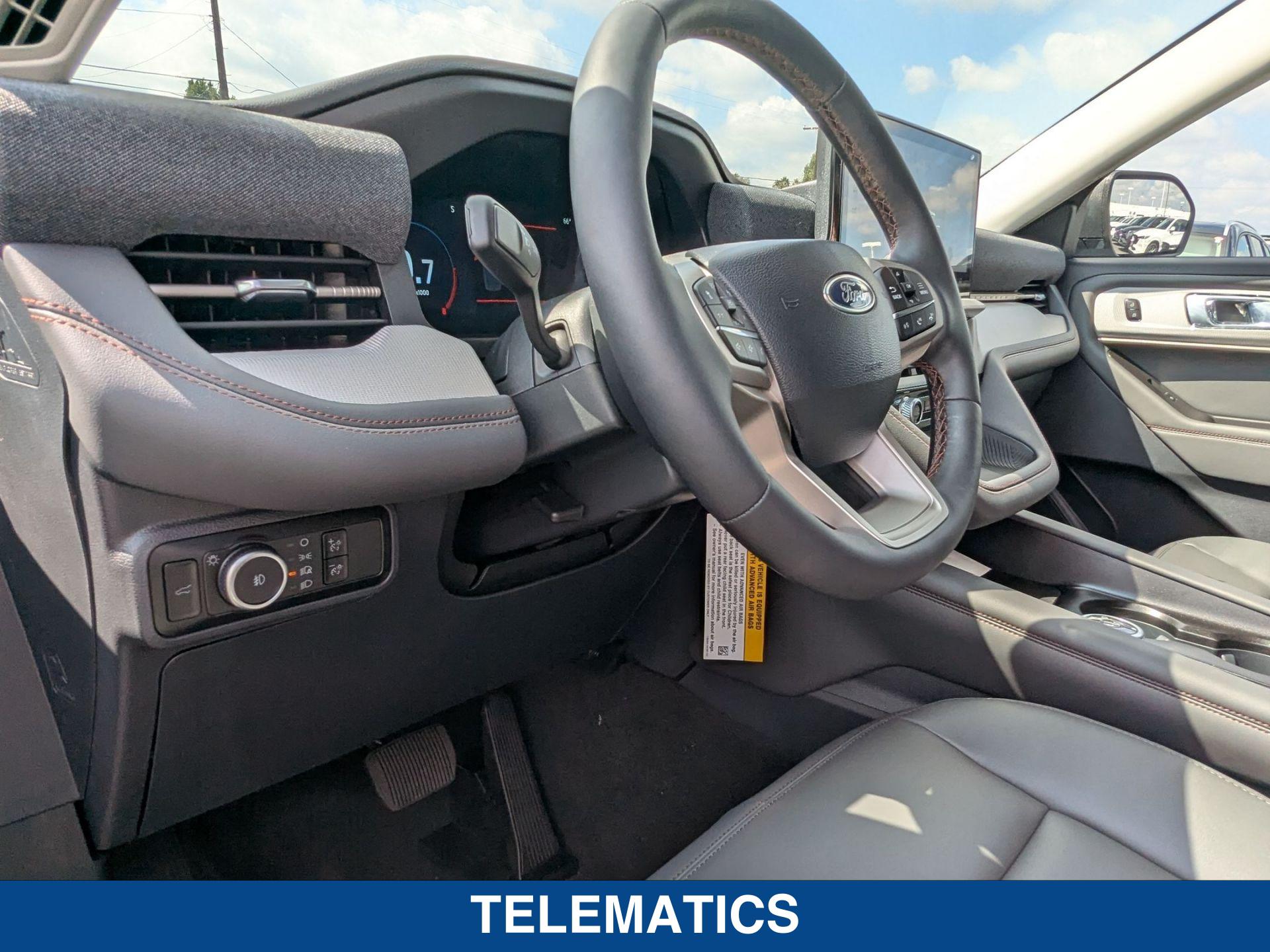 2025 Ford Explorer photo 14