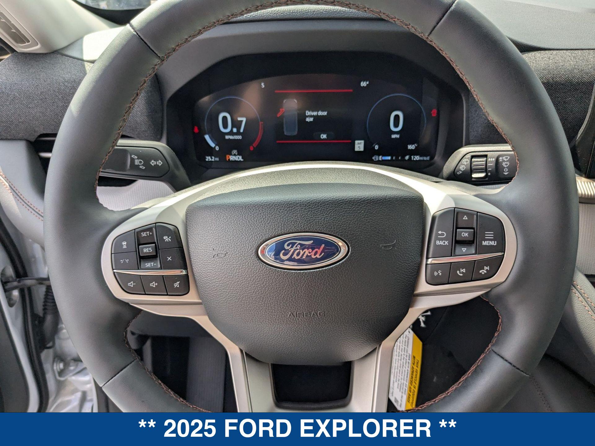 2025 Ford Explorer photo 16