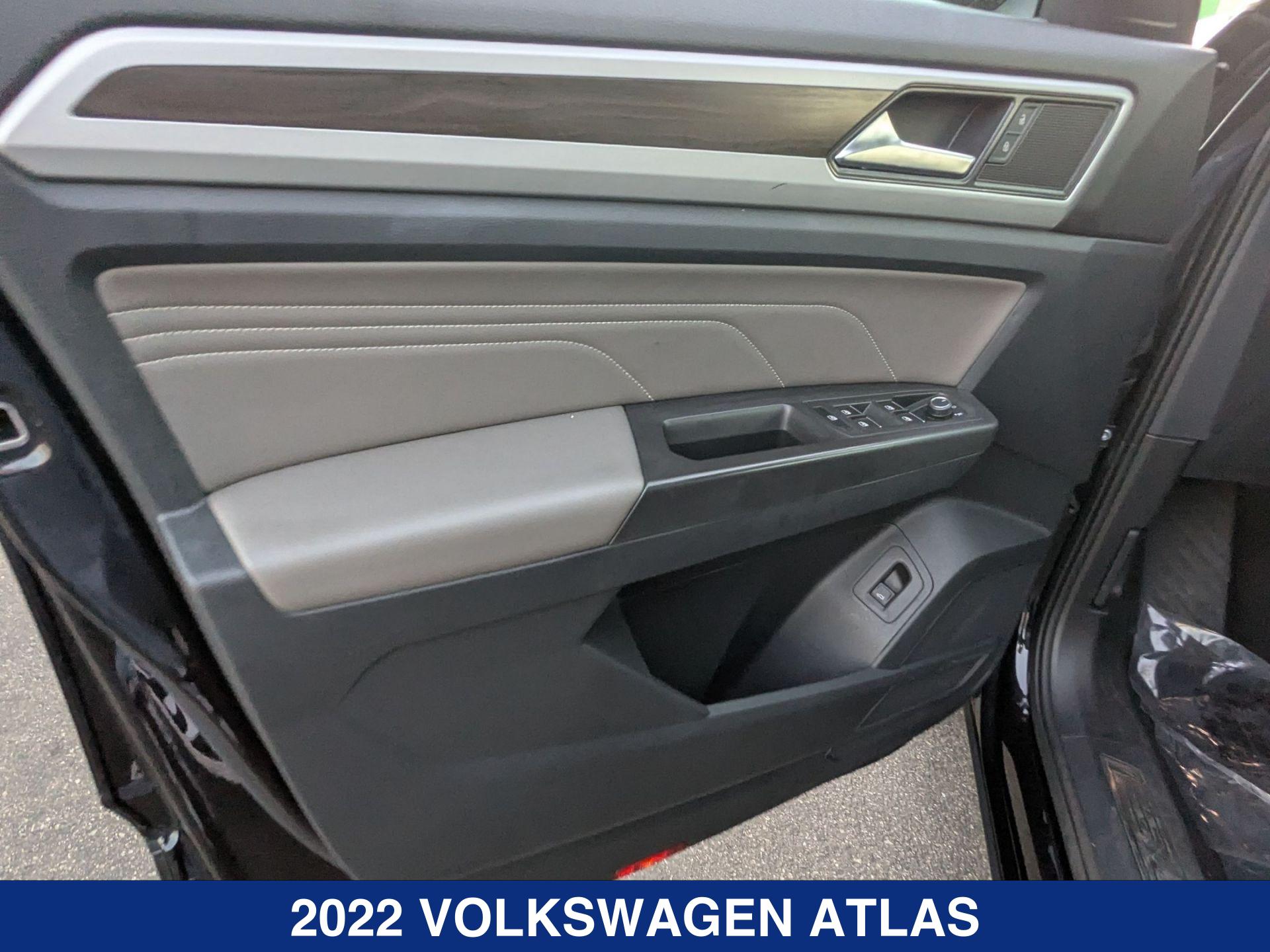 2022 Volkswagen Atlas SE Technology photo 13