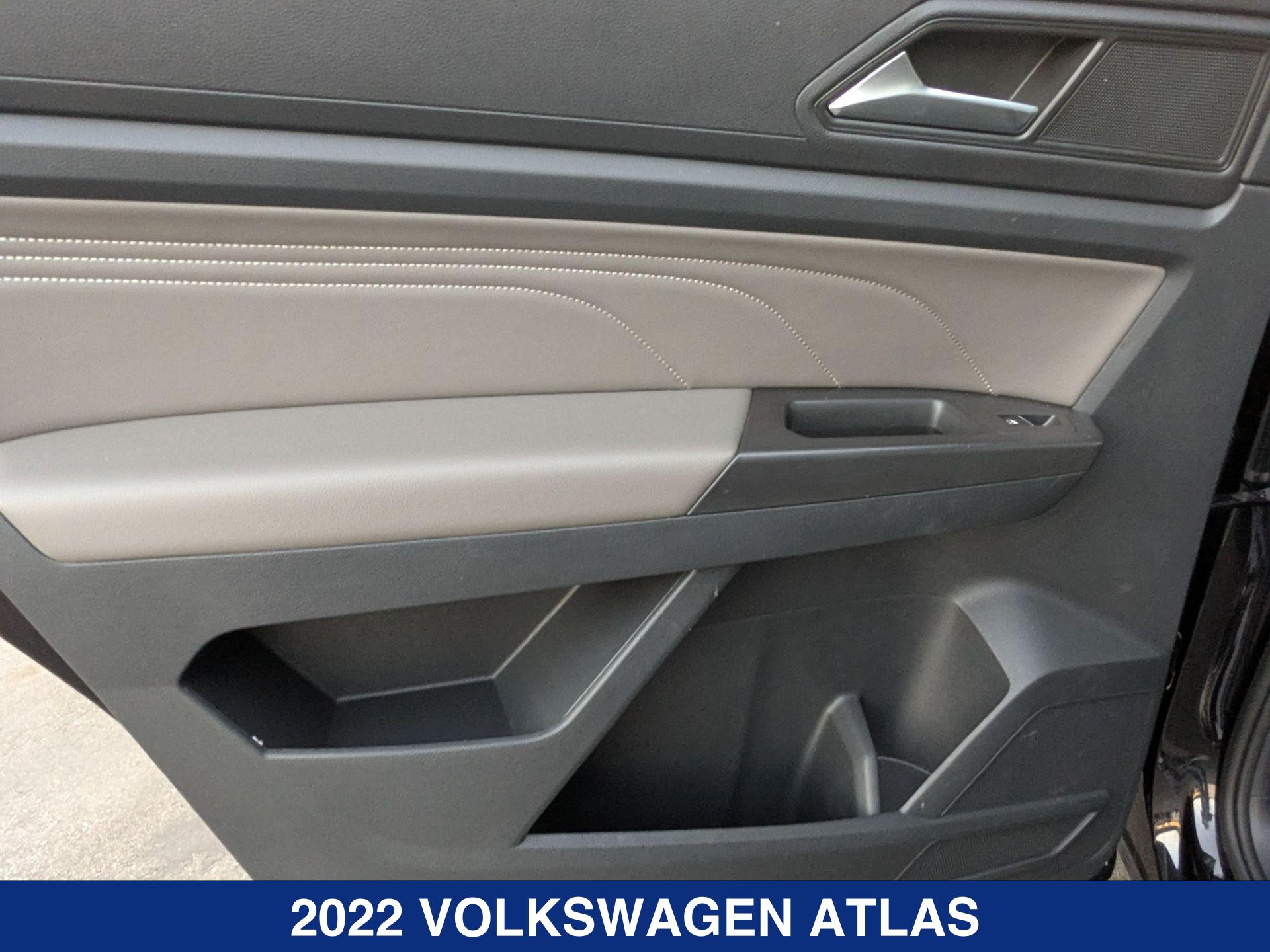 2022 Volkswagen Atlas SE Technology photo 22