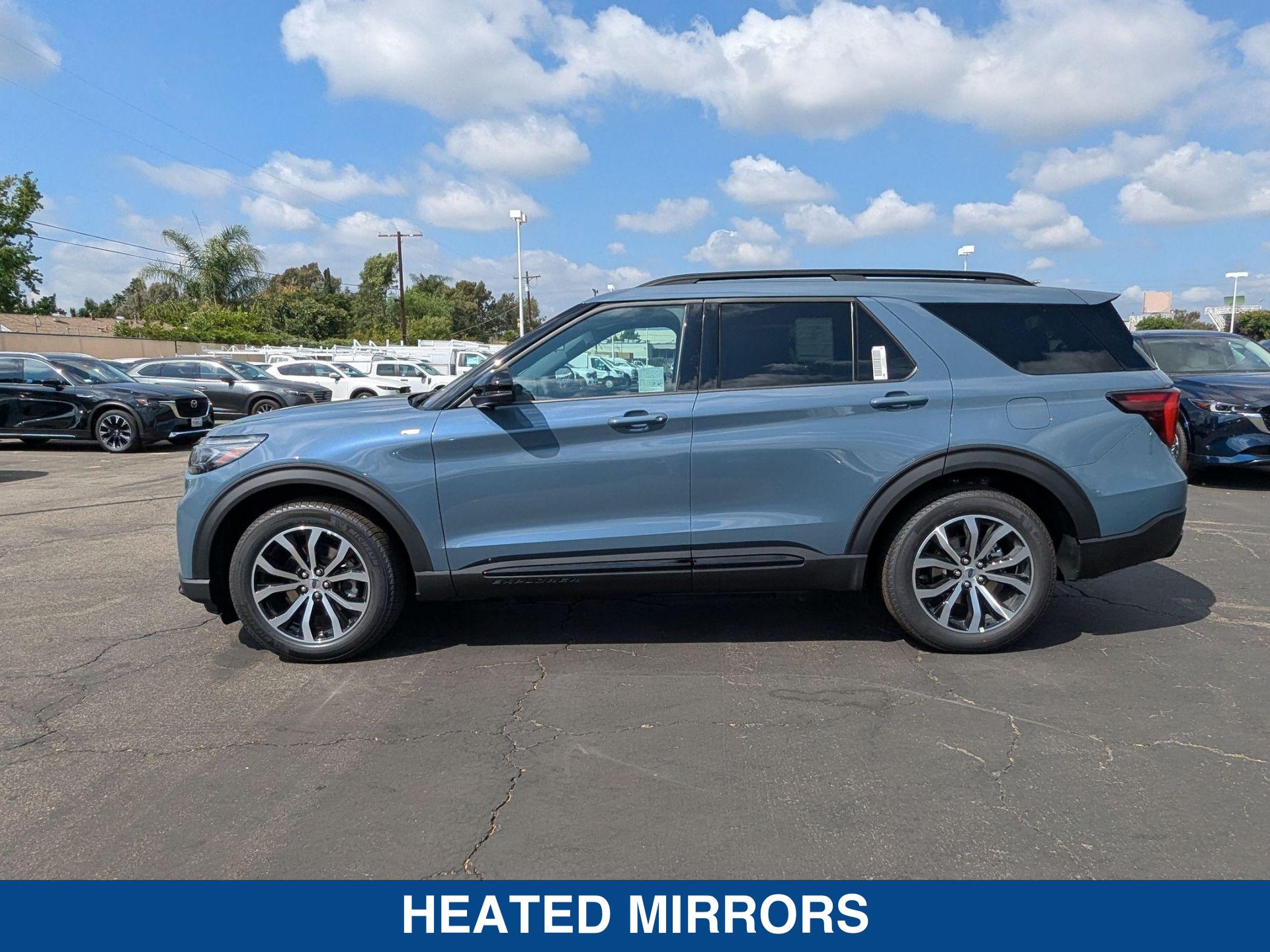 2025 Ford Explorer ST ST-Line photo 5