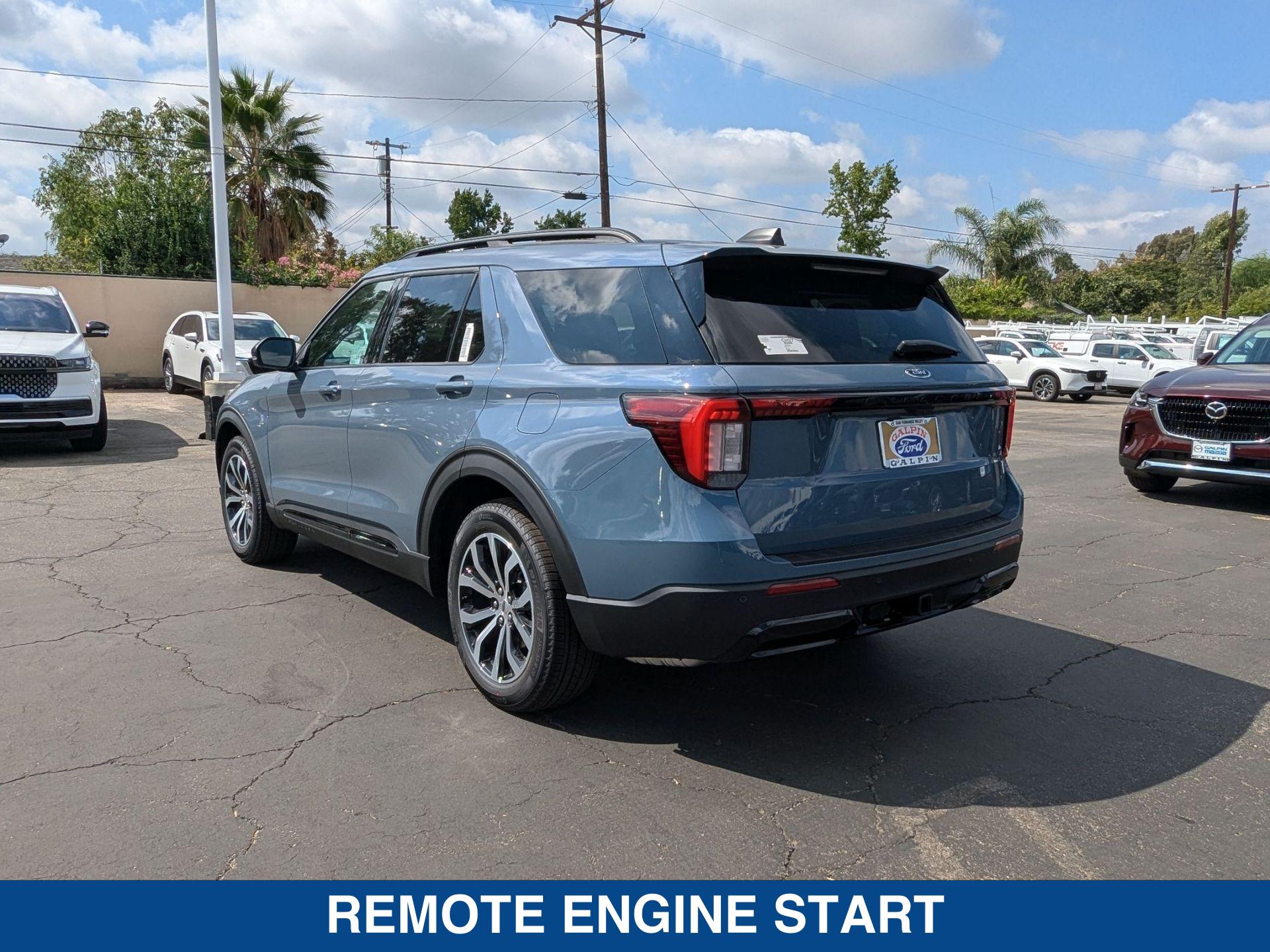 2025 Ford Explorer ST ST-Line photo 6