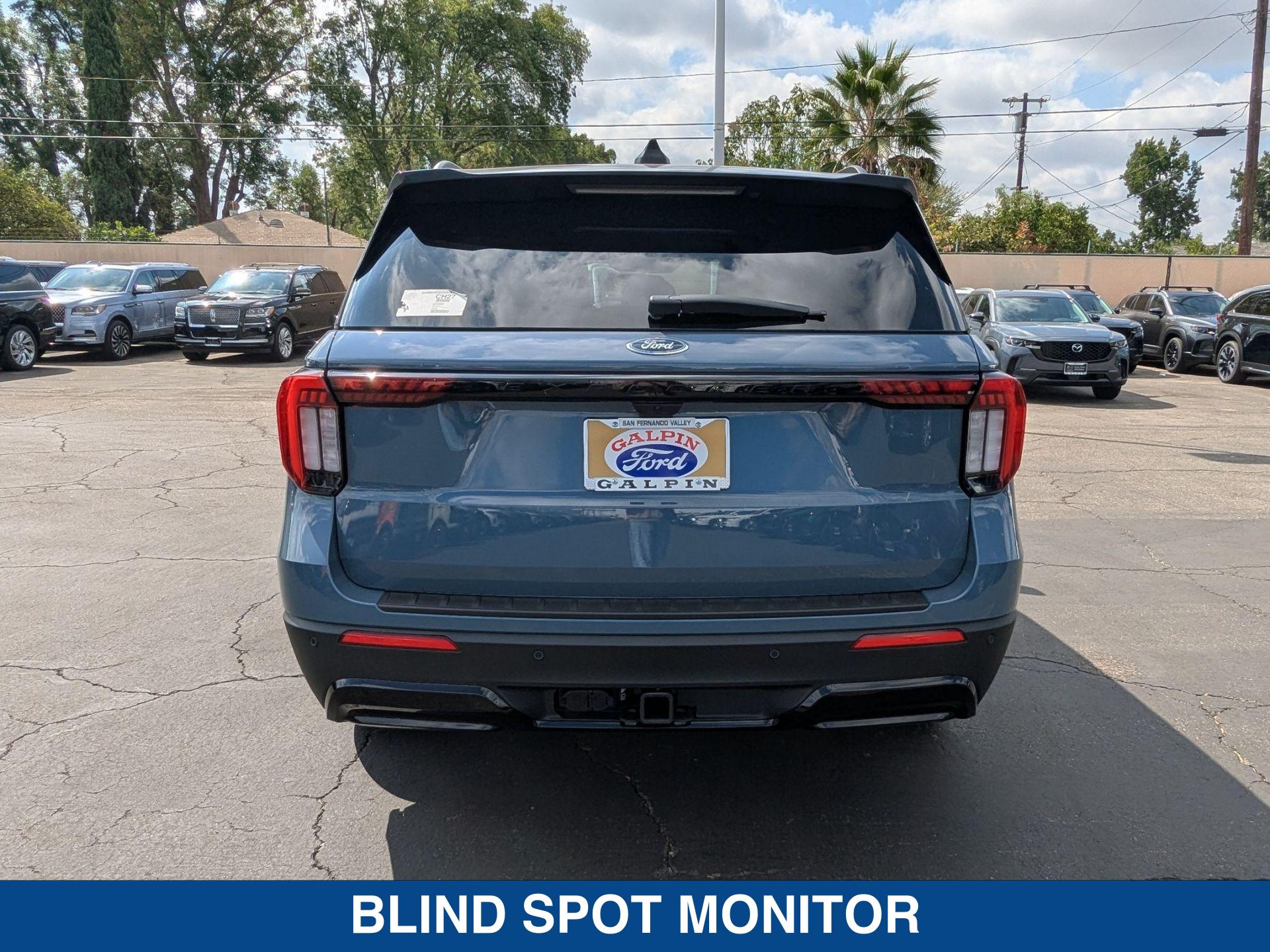 2025 Ford Explorer ST ST-Line photo 7