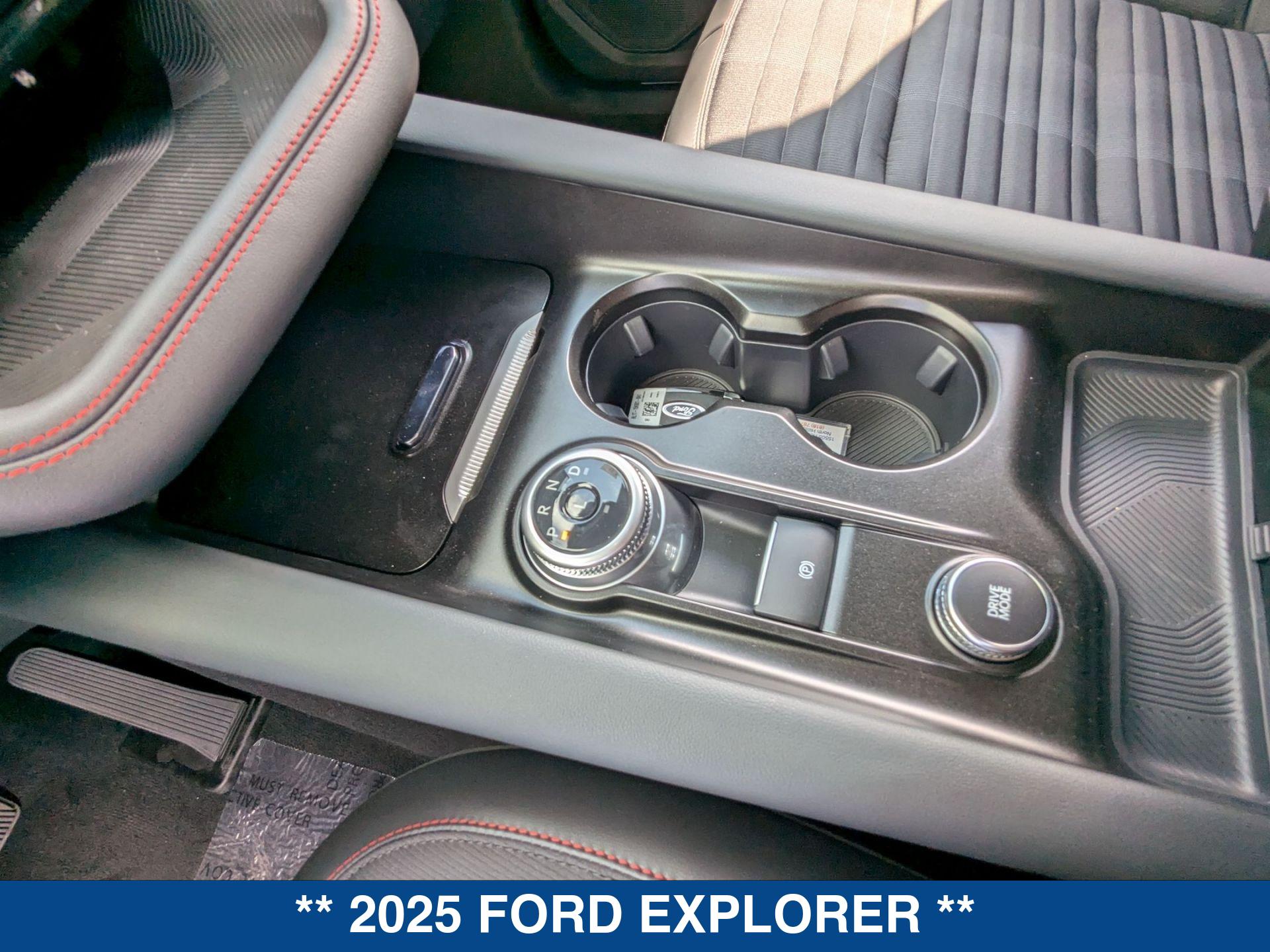 2025 Ford Explorer ST ST-Line photo 18