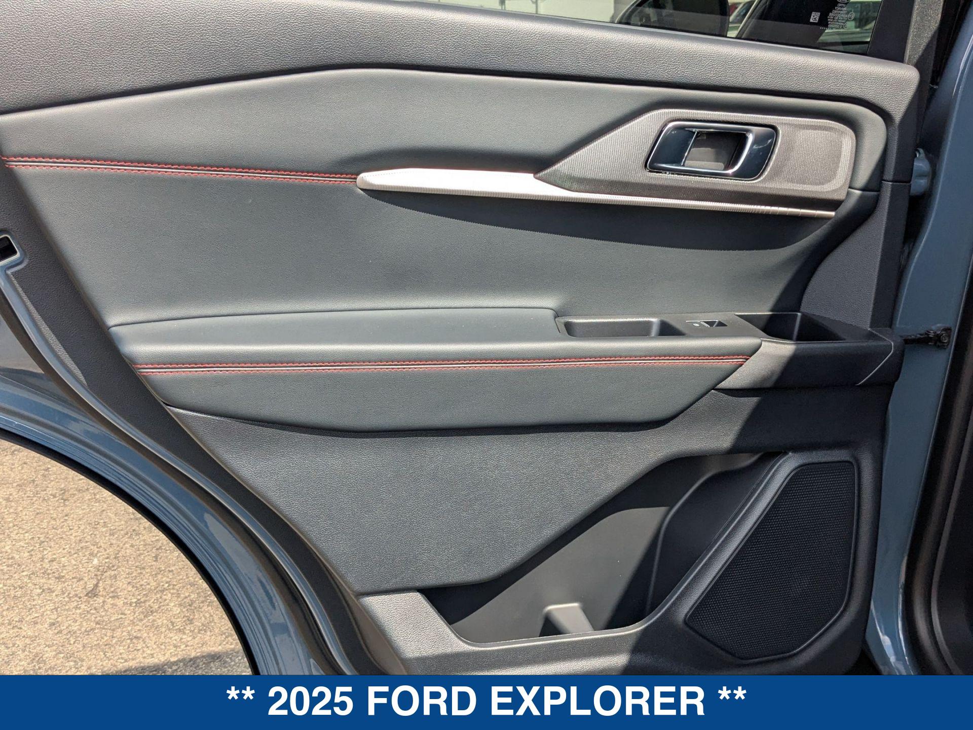 2025 Ford Explorer ST ST-Line photo 20