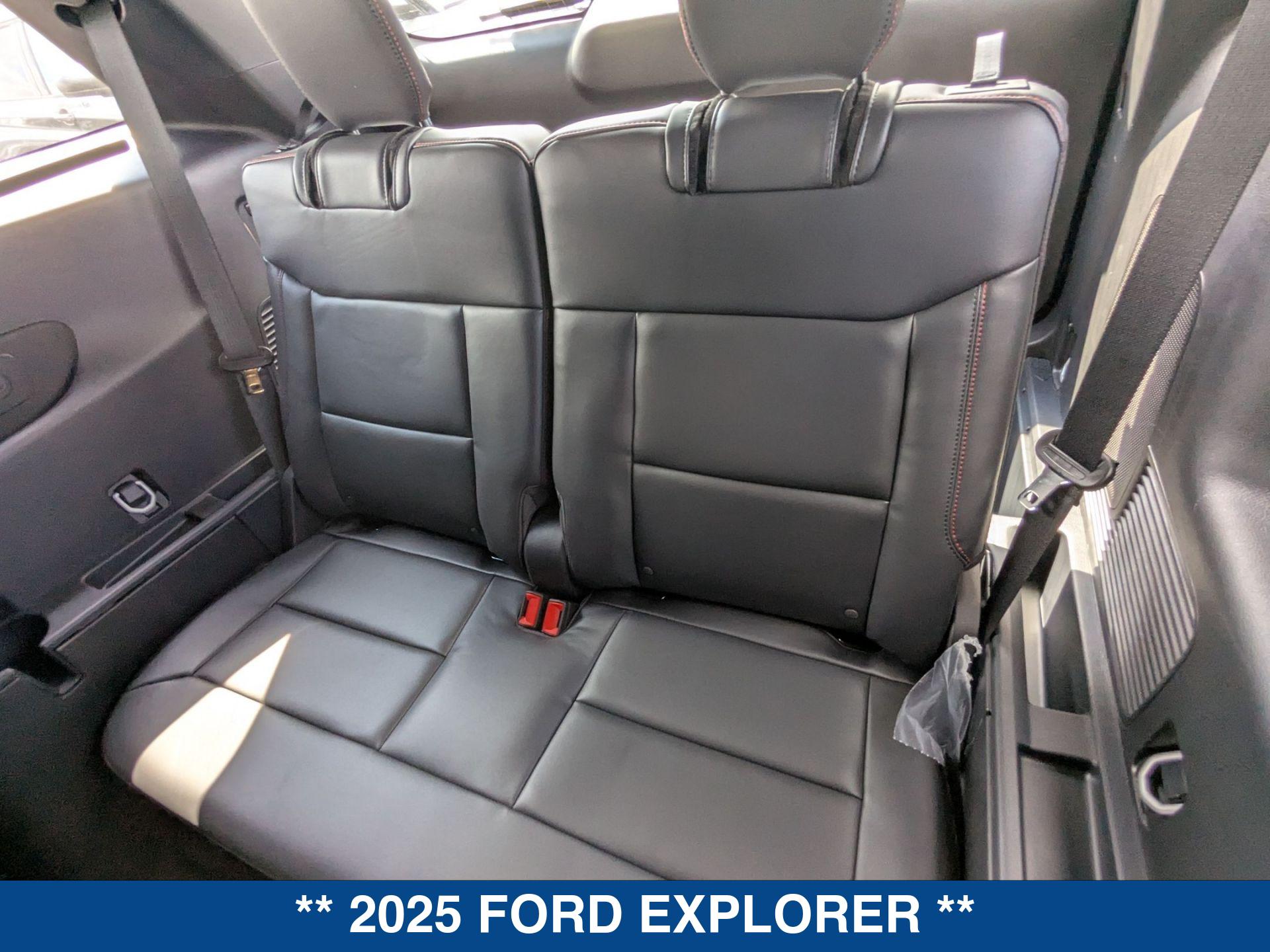 2025 Ford Explorer ST ST-Line photo 22