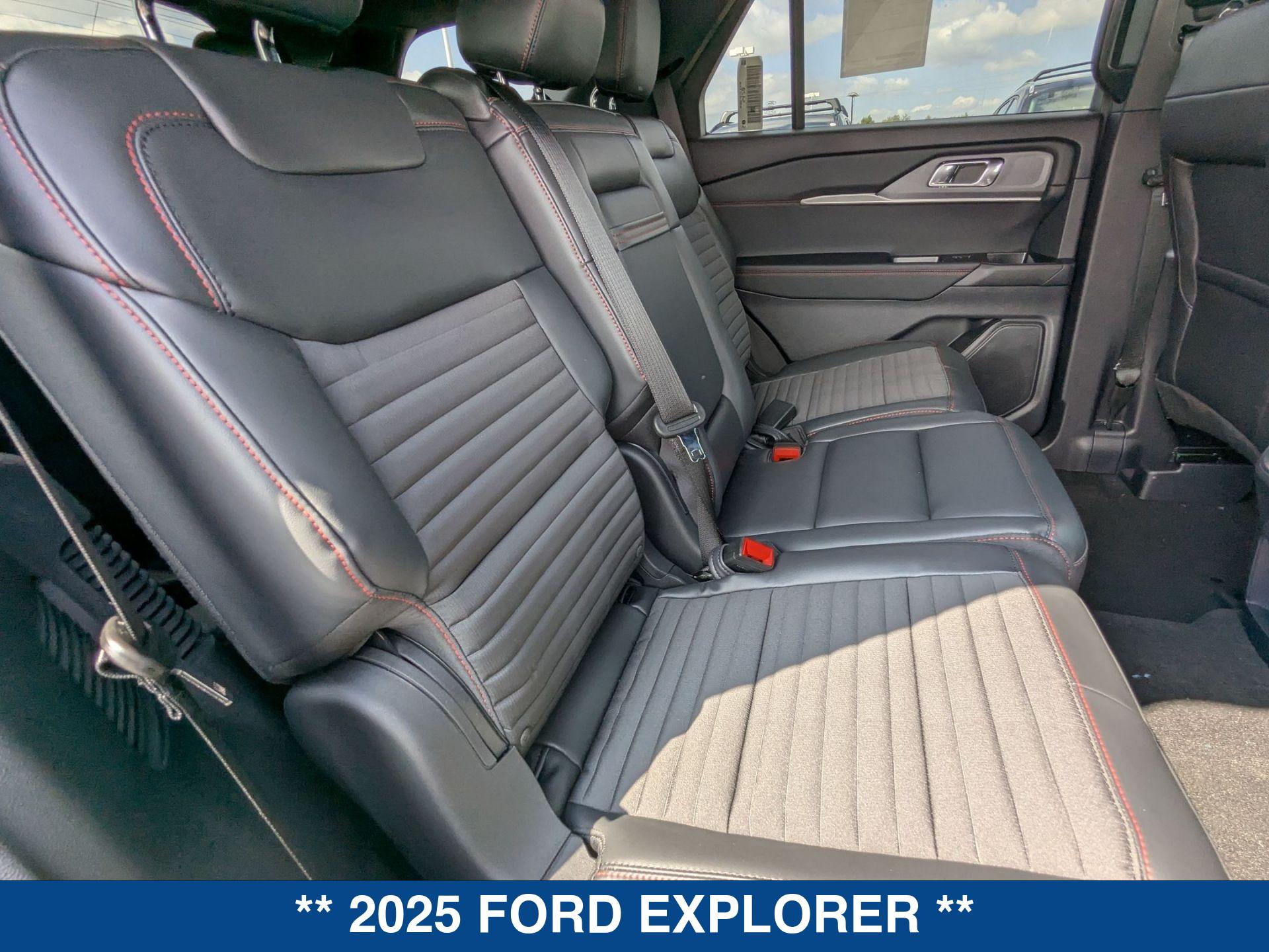 2025 Ford Explorer ST ST-Line photo 23