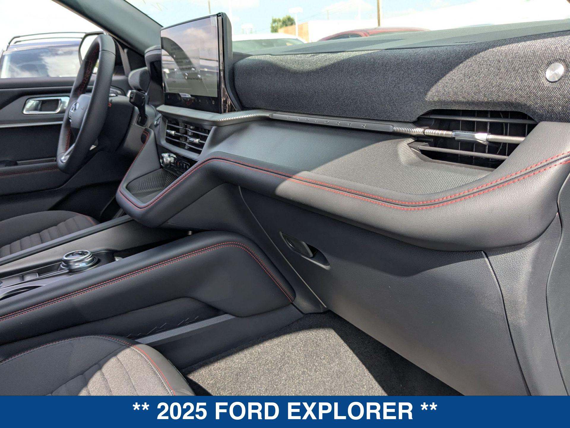 2025 Ford Explorer ST ST-Line photo 24