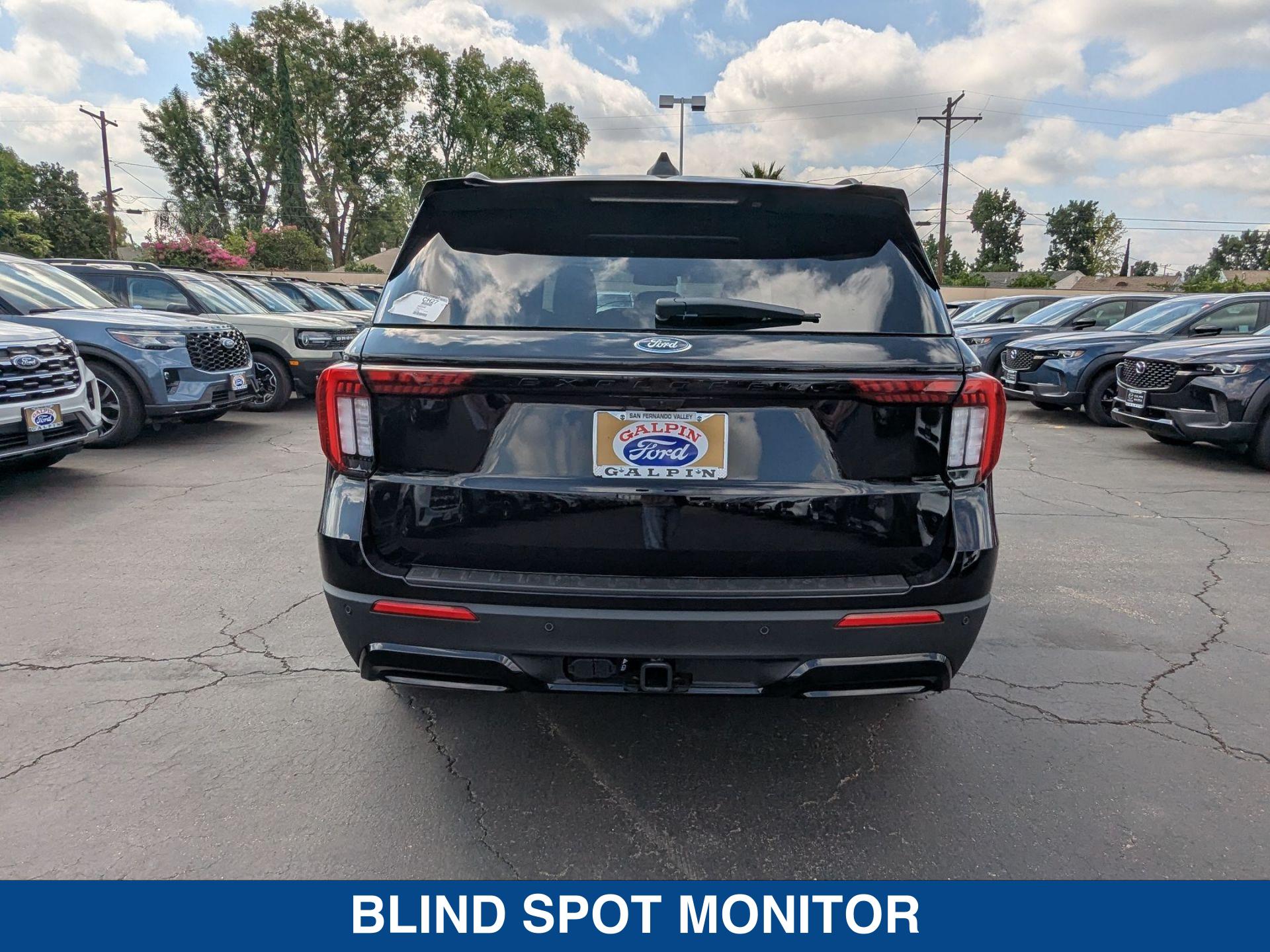 2025 Ford Explorer ST ST-Line photo 7