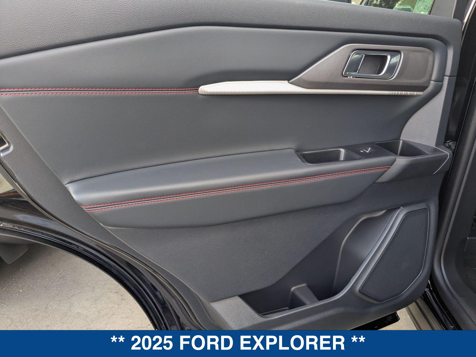 2025 Ford Explorer ST ST-Line photo 18