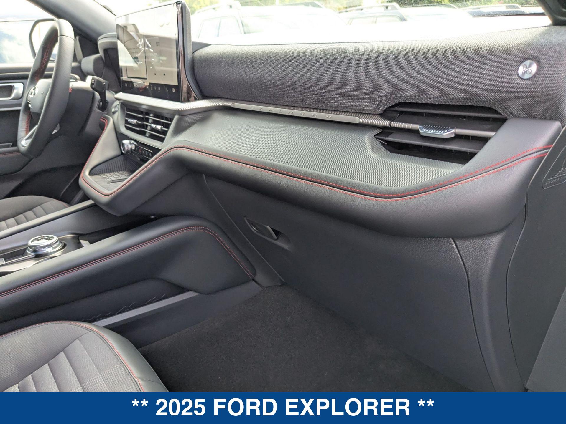 2025 Ford Explorer ST ST-Line photo 20