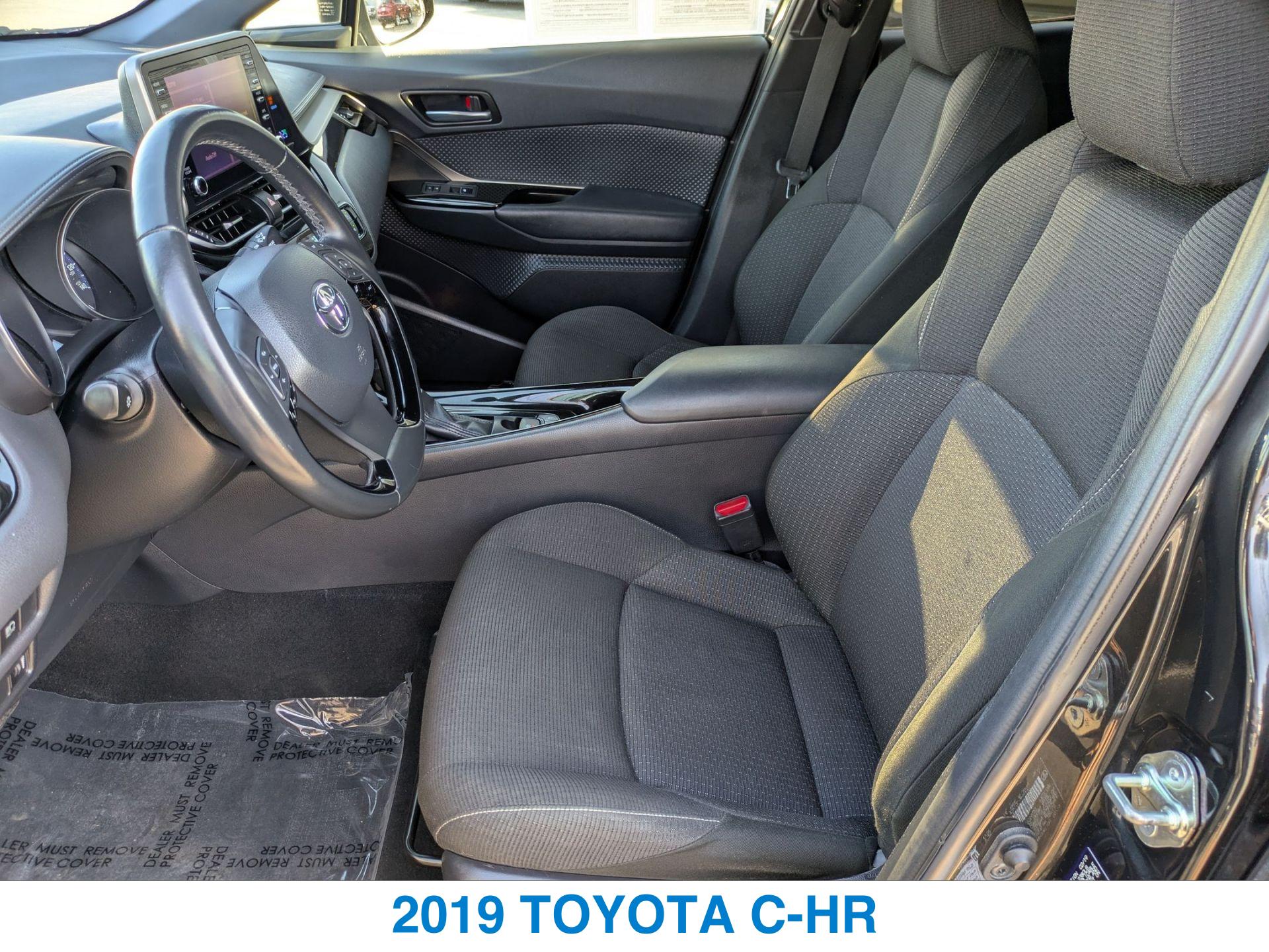 2019 Toyota C-HR XLE photo 17