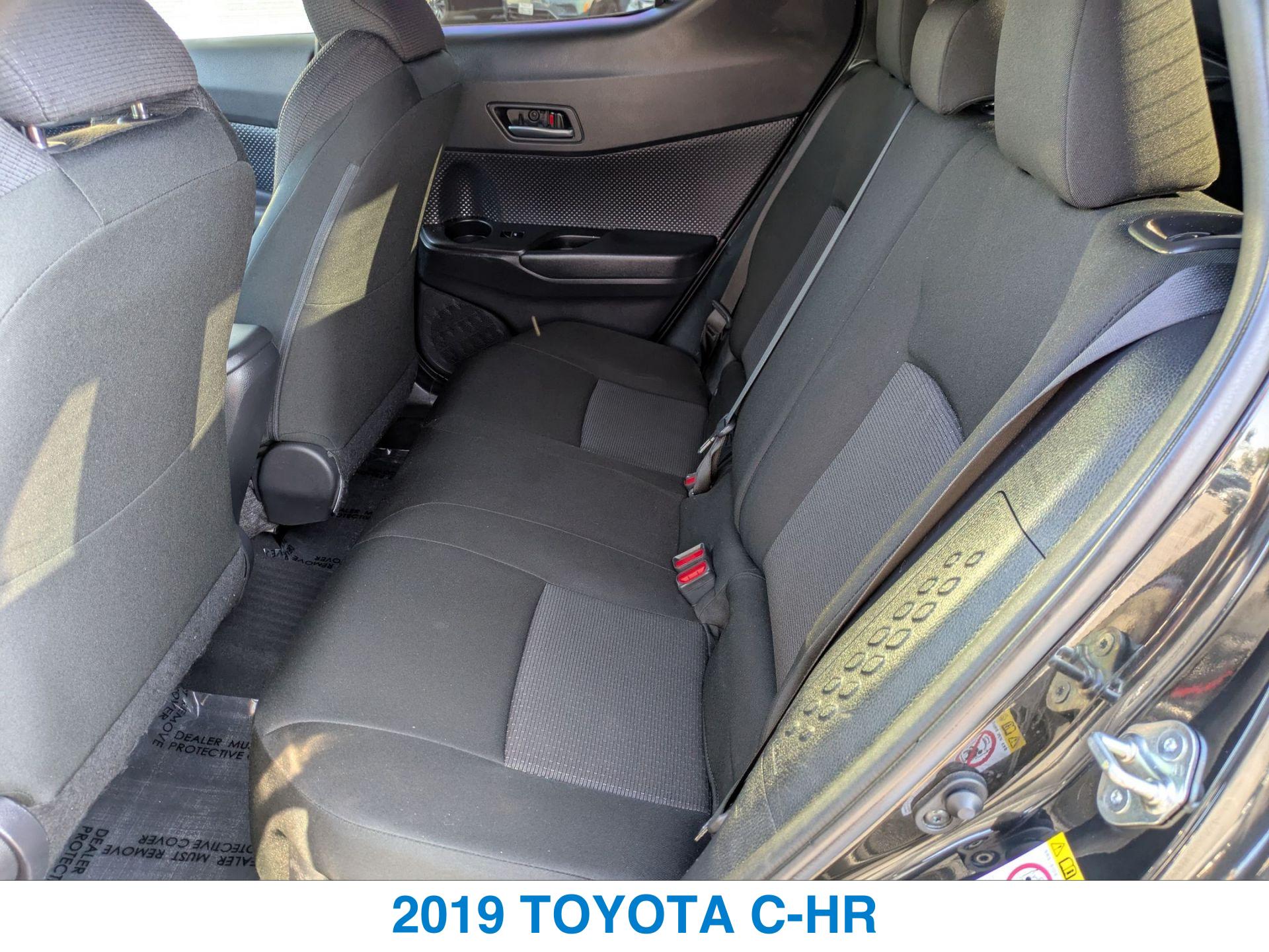 2019 Toyota C-HR XLE photo 19