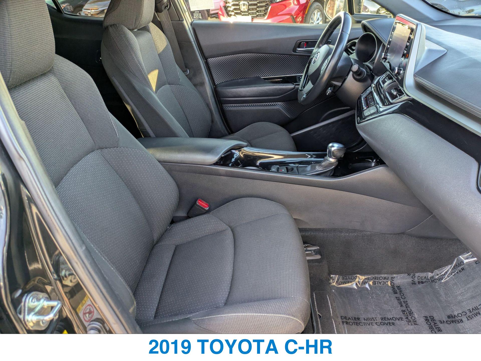 2019 Toyota C-HR XLE photo 22