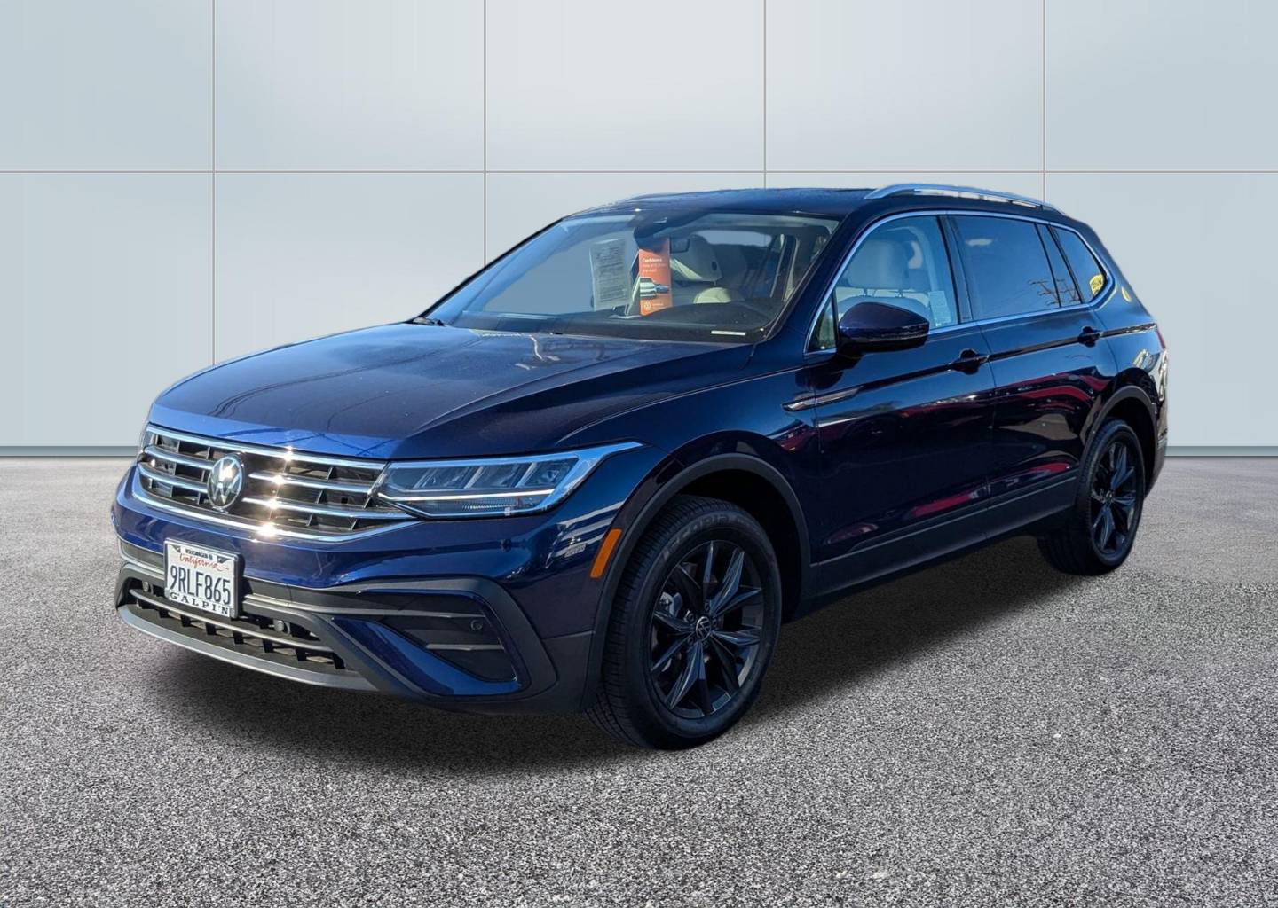 2024 Volkswagen Tiguan SE's photo