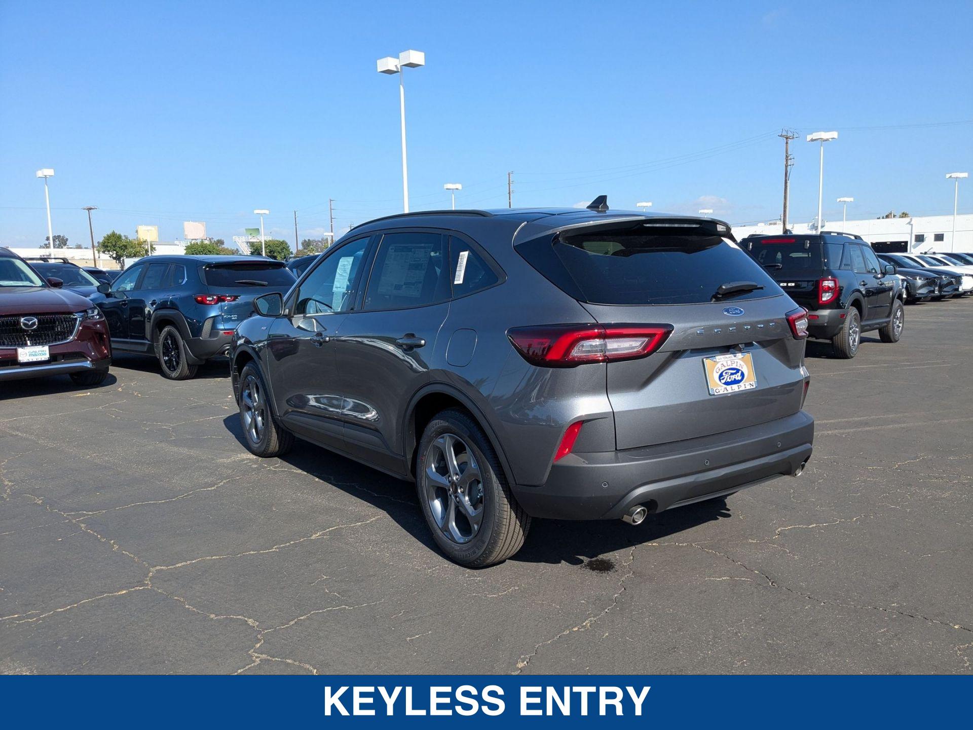 2025 Ford Escape ST-Line photo 6