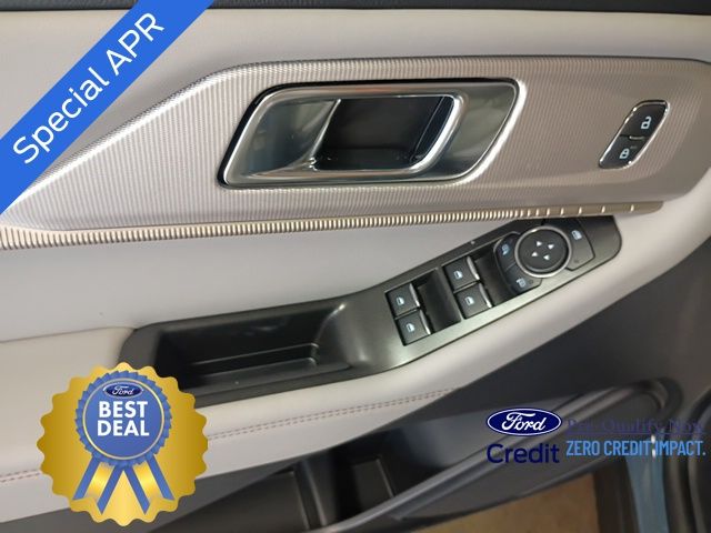 2025 Ford Explorer photo 10