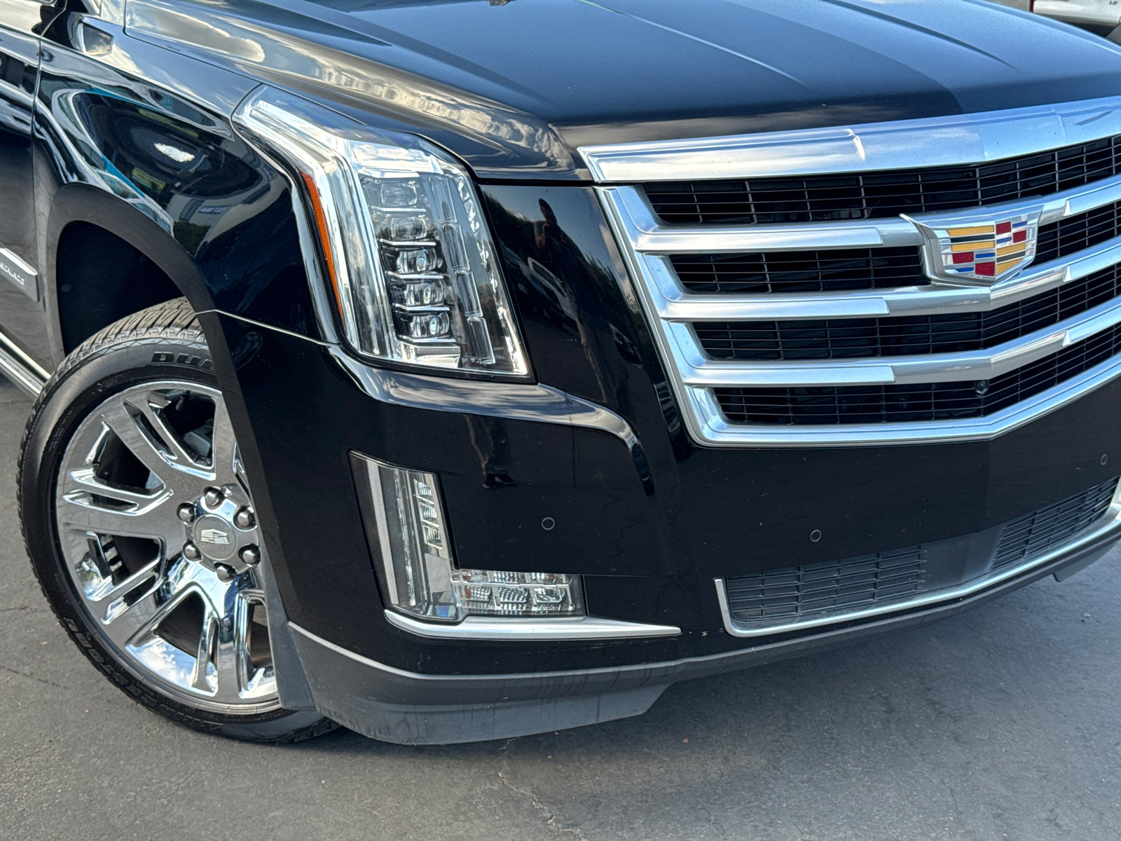 2015 Cadillac Escalade Premium photo 3