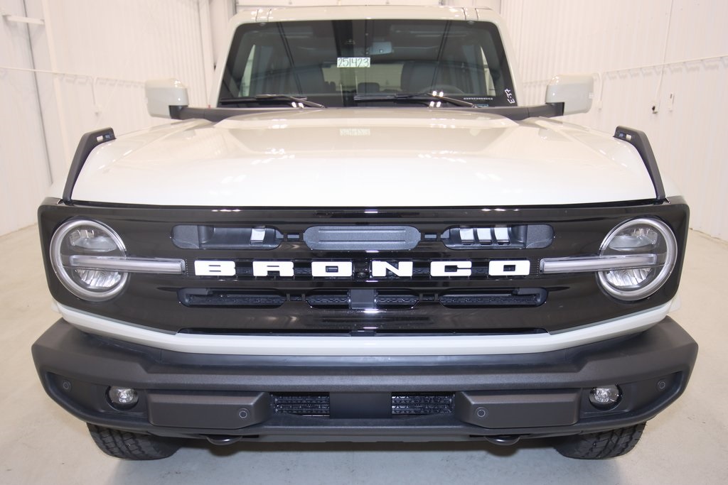2025 Ford Bronco Outer Banks photo 2