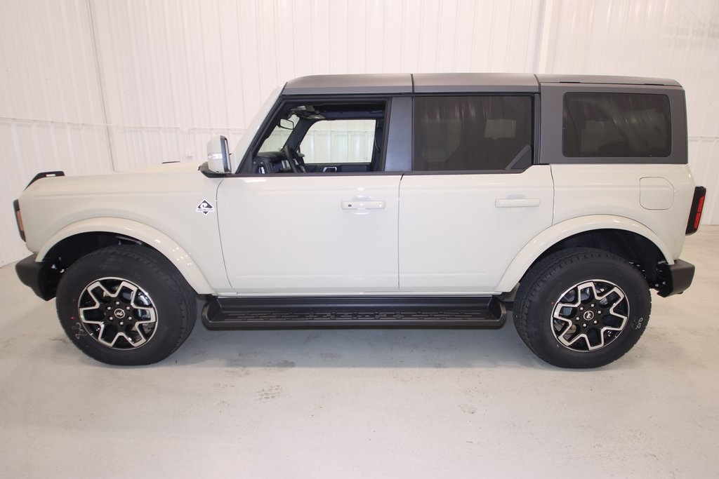 2025 Ford Bronco Outer Banks photo 4