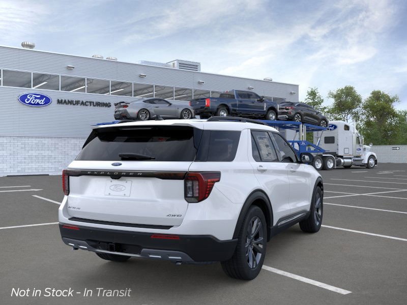 2025 Ford Explorer photo 4