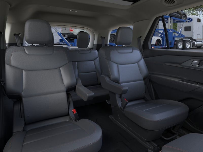 2025 Ford Explorer photo 6