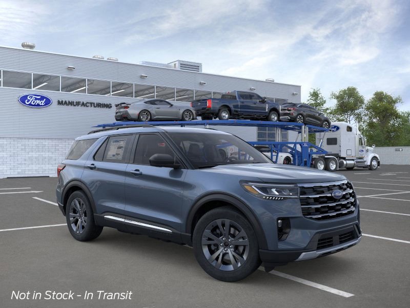 2025 Ford Explorer photo 3
