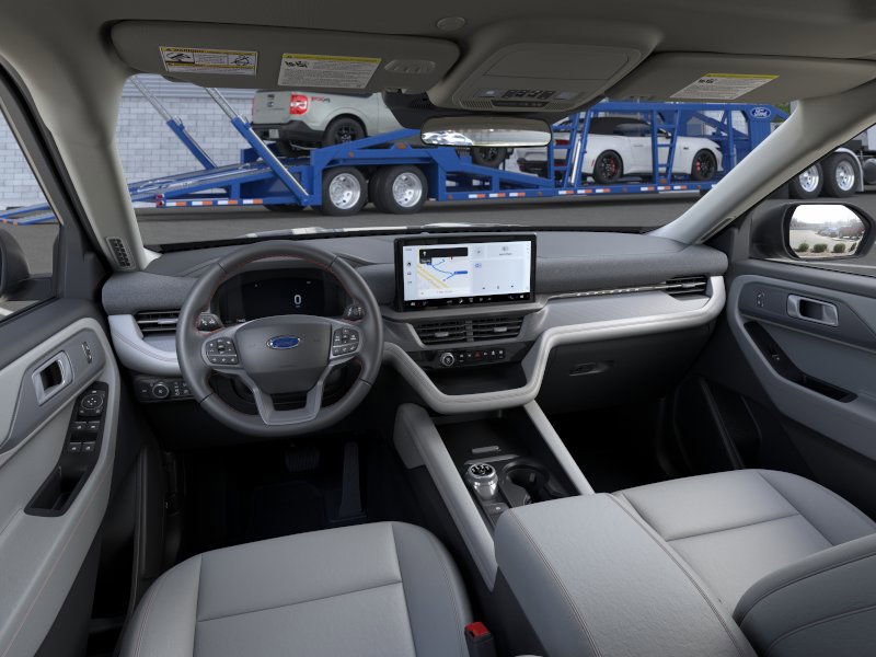 2025 Ford Explorer photo 5