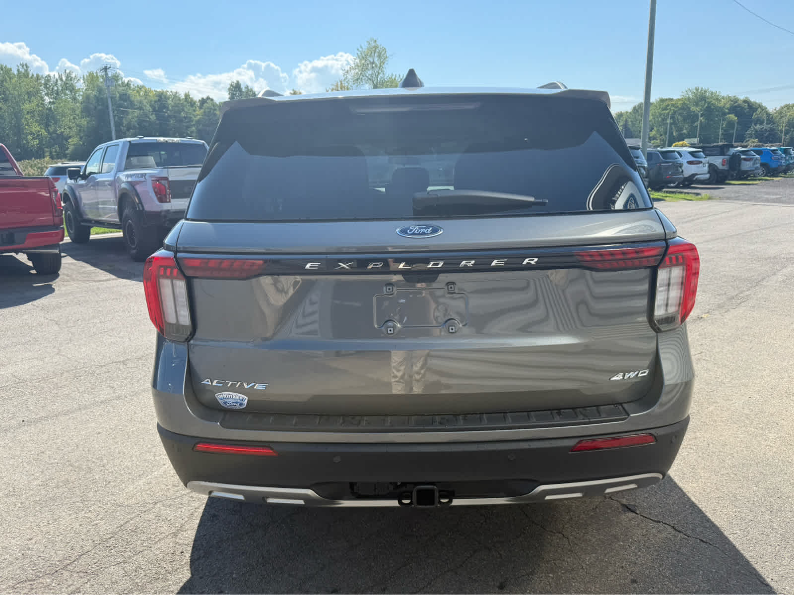 2025 Ford Explorer photo 2