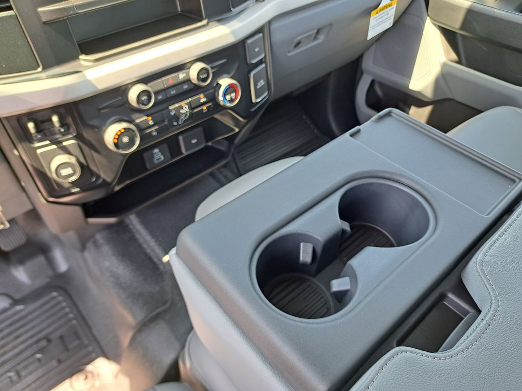 2026 Ford F-250 photo 28