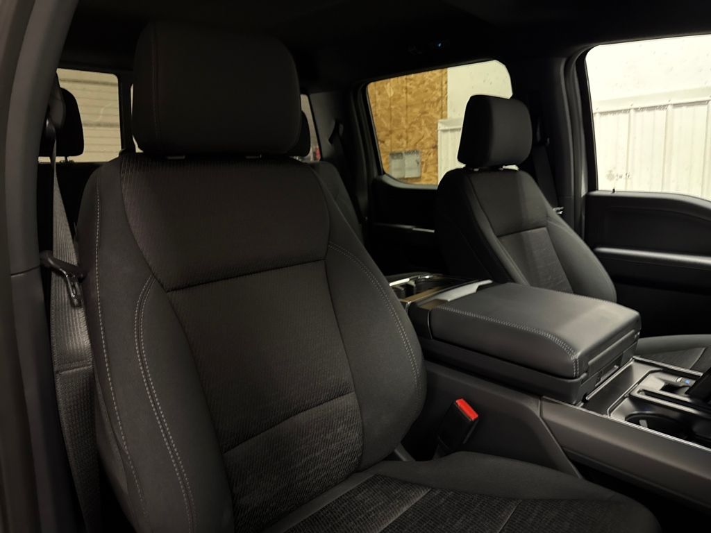 2025 Ford F-150 XLT photo 22