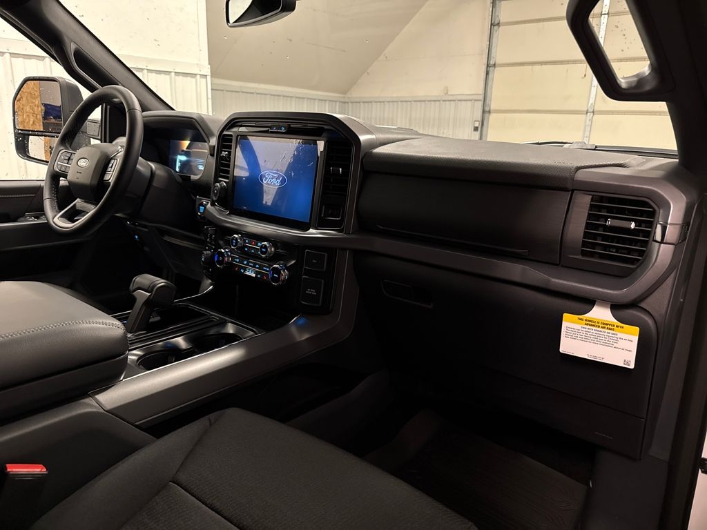 2025 Ford F-150 XLT photo 23