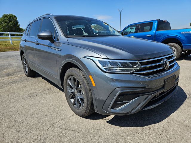 Used 2024 Volkswagen Tiguan SE with VIN 3VVMB7AX0RM064101 for sale in Kansas City