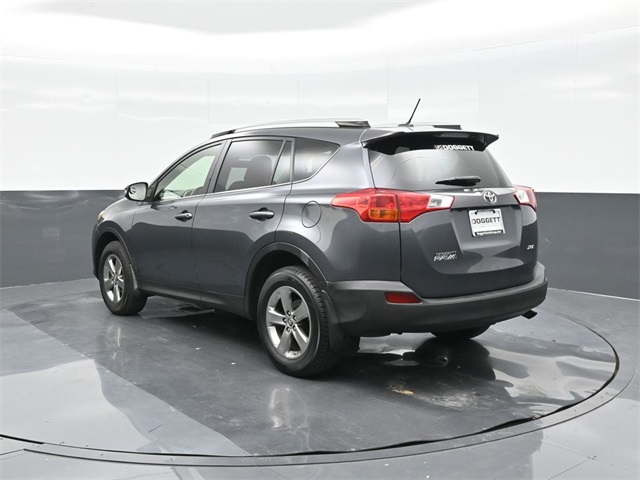 2015 Toyota RAV4 XLE photo 8