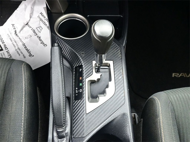 2015 Toyota RAV4 XLE photo 9