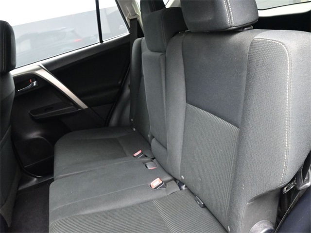 2015 Toyota RAV4 XLE photo 10