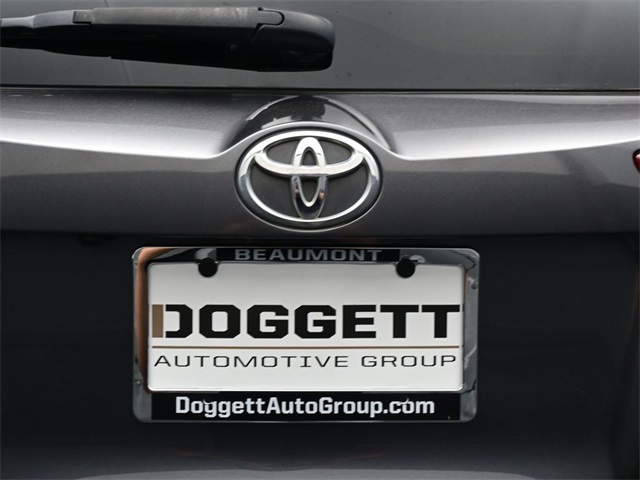 2015 Toyota RAV4 XLE photo 12