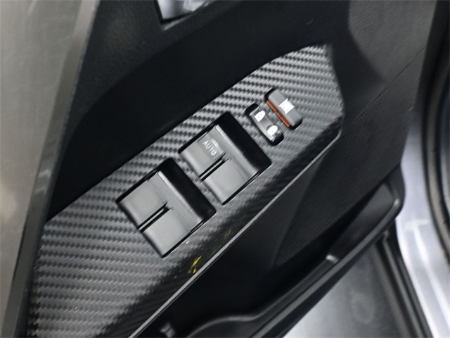 2015 Toyota RAV4 XLE photo 13