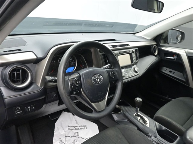 2015 Toyota RAV4 XLE photo 17