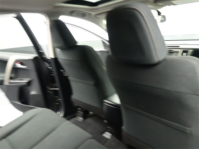 2015 Toyota RAV4 XLE photo 24