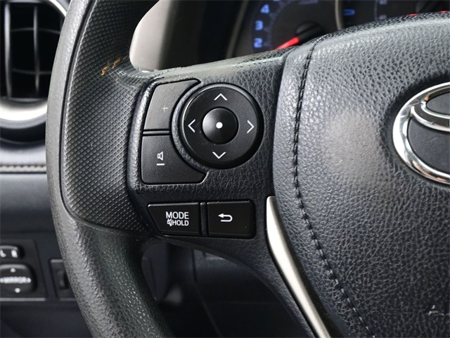 2015 Toyota RAV4 XLE photo 27