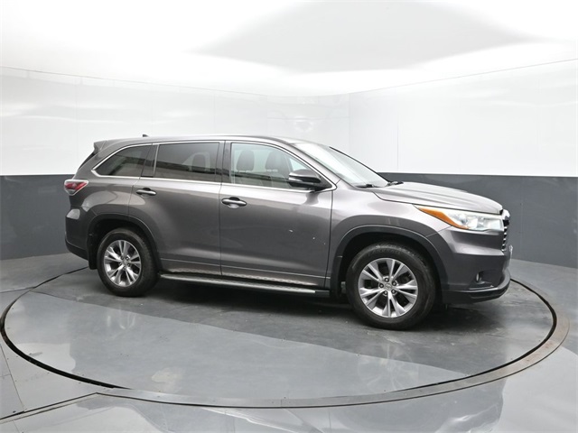 2015 Toyota Highlander LE photo 17