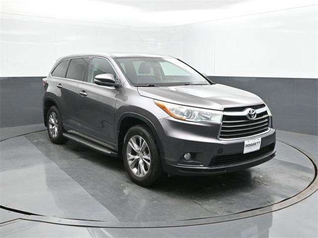 2015 Toyota Highlander LE photo 22