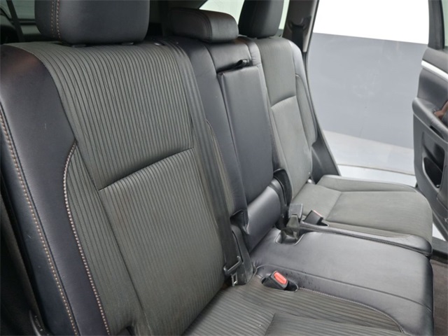 2015 Toyota Highlander LE photo 24