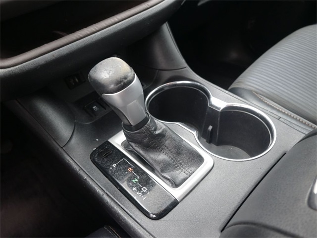 2015 Toyota Highlander LE photo 29