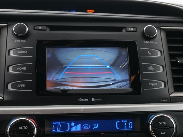 2015 Toyota Highlander LE photo 30