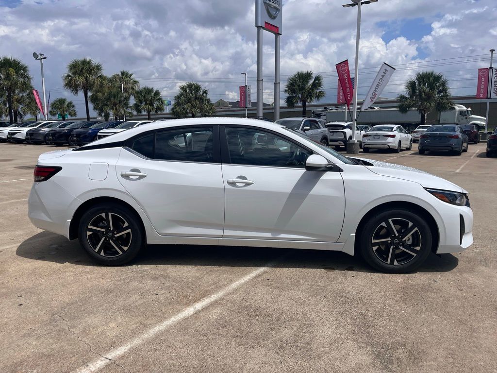 2025 Nissan Sentra SV photo 4