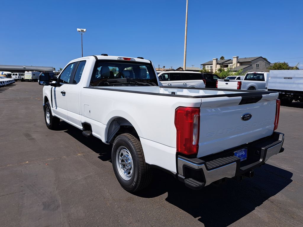 2026 Ford F-250 photo 3